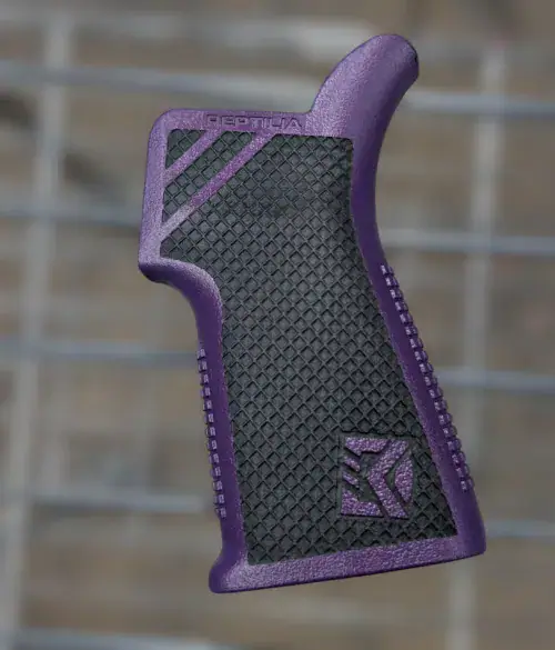 Reptilia CQG Multicam grip